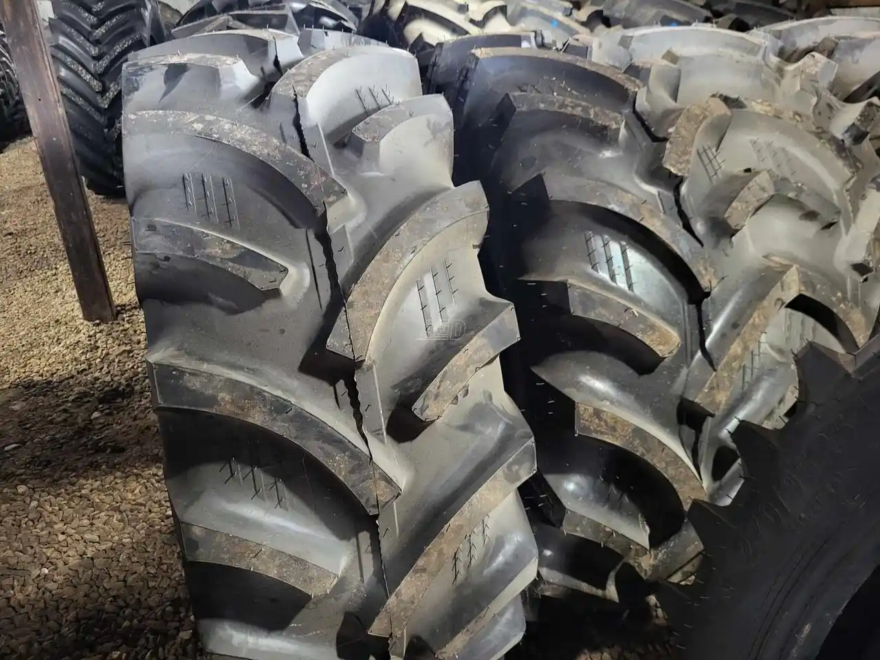 Gallery image 2 for New Petlas 23.1-26 Tires