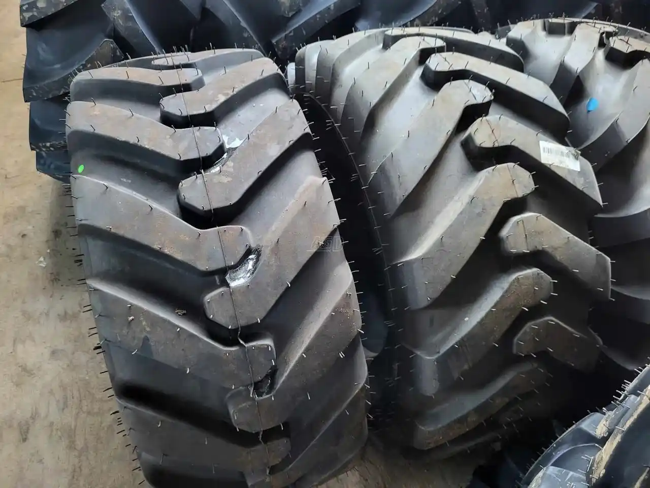 Gallery image 1 for New Petlas 405/70-20 Tires