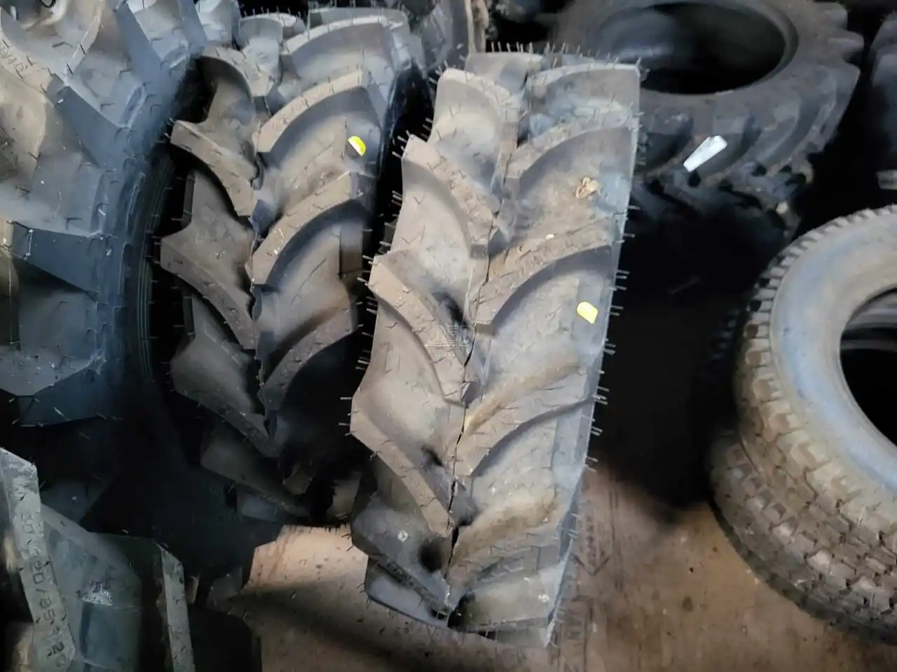 Gallery image 1 for New Petlas 260/80R20 Tires