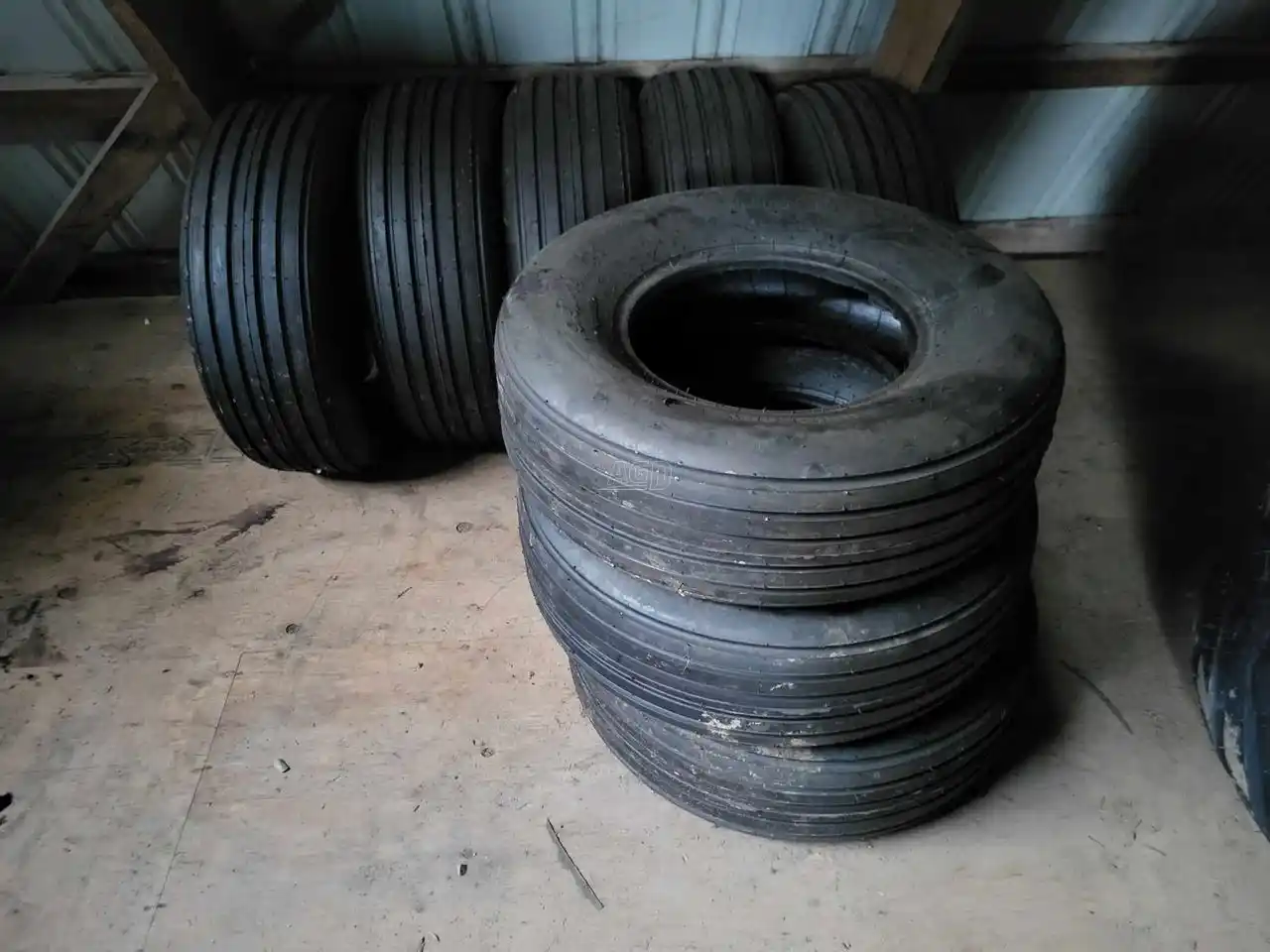 Gallery image 1 for New Uniglory 9.5L-14 Tires
