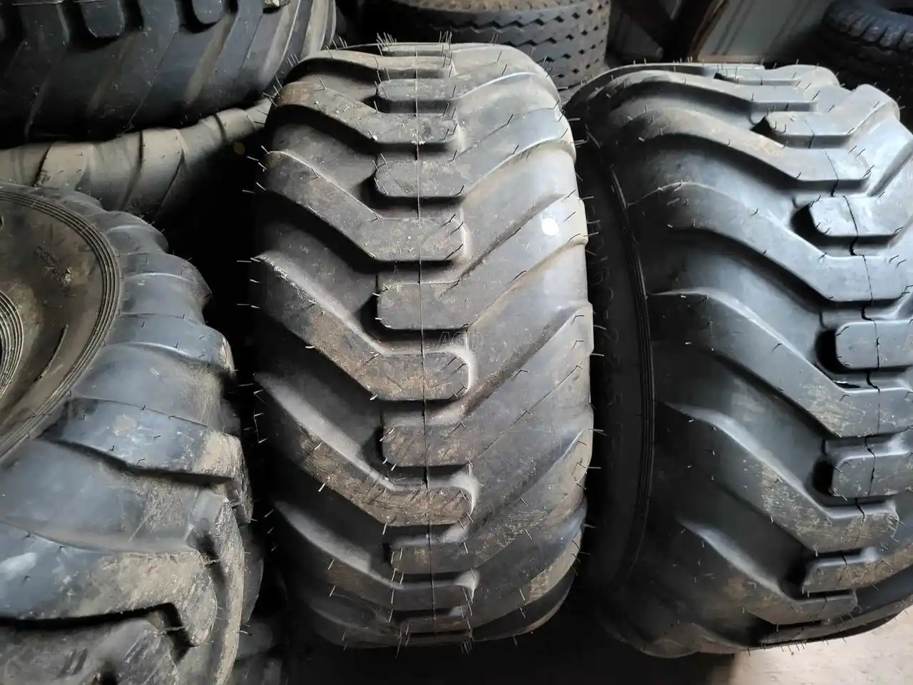 Gallery image 2 for New Petlas 550/60-22.5 Tires