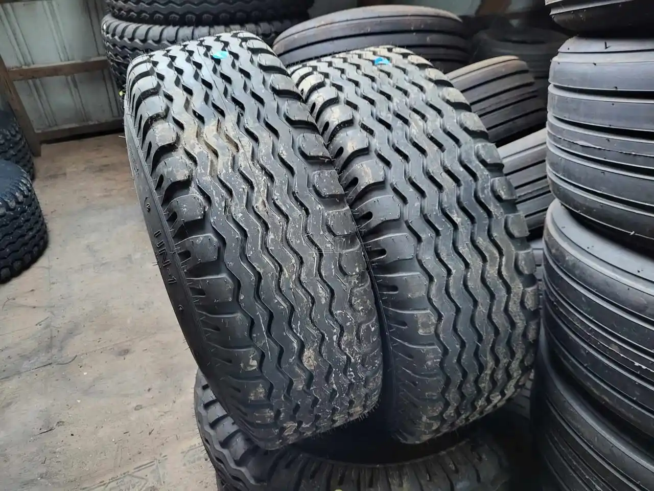 Gallery image 1 for New Petlas 10.5/80-18 Tires