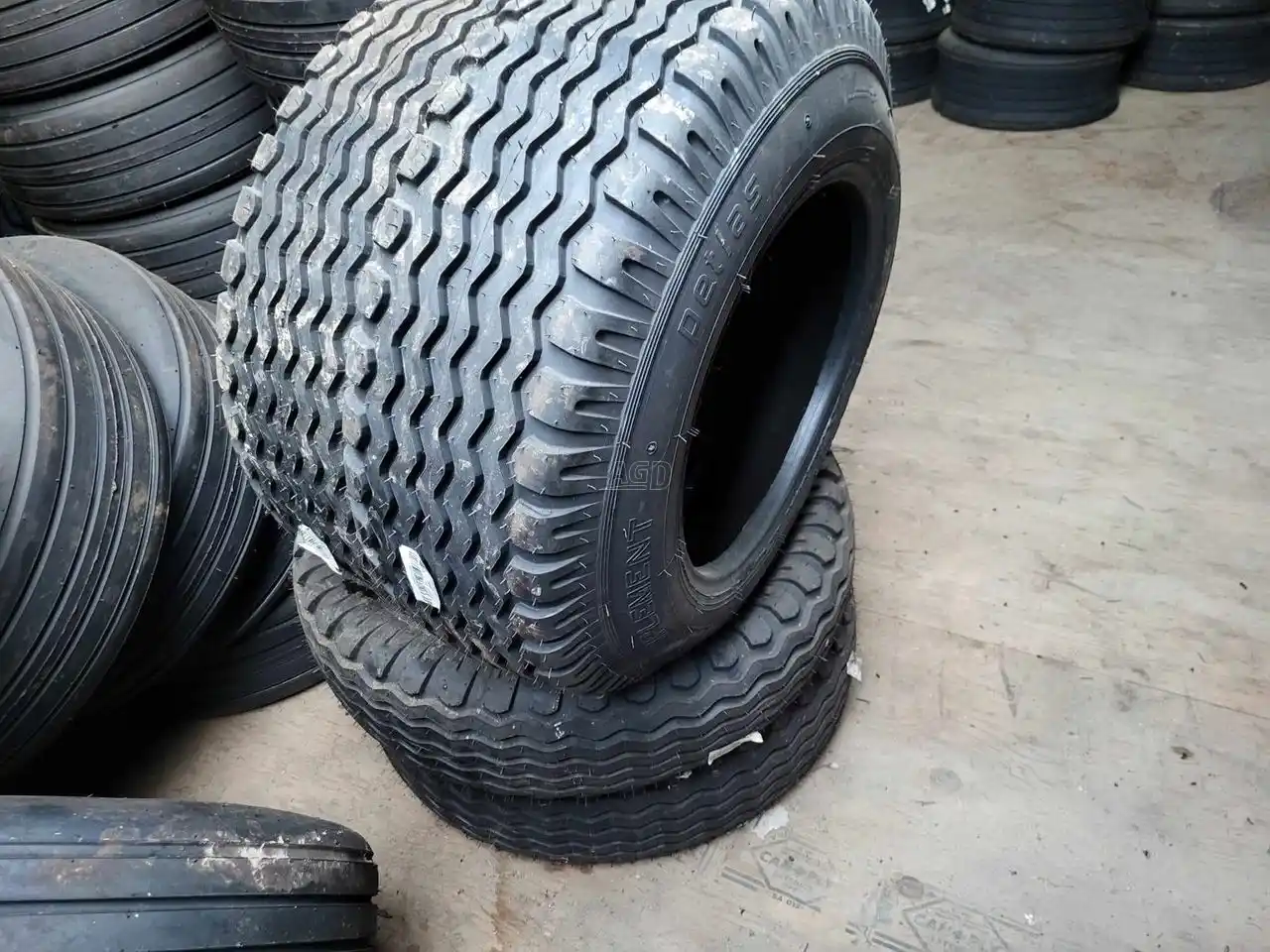 Gallery image 2 for New Petlas 10.5/80-18 Tires