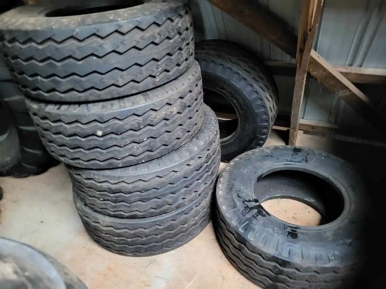 Gallery image 1 for New Tianli 11L-15 Tires