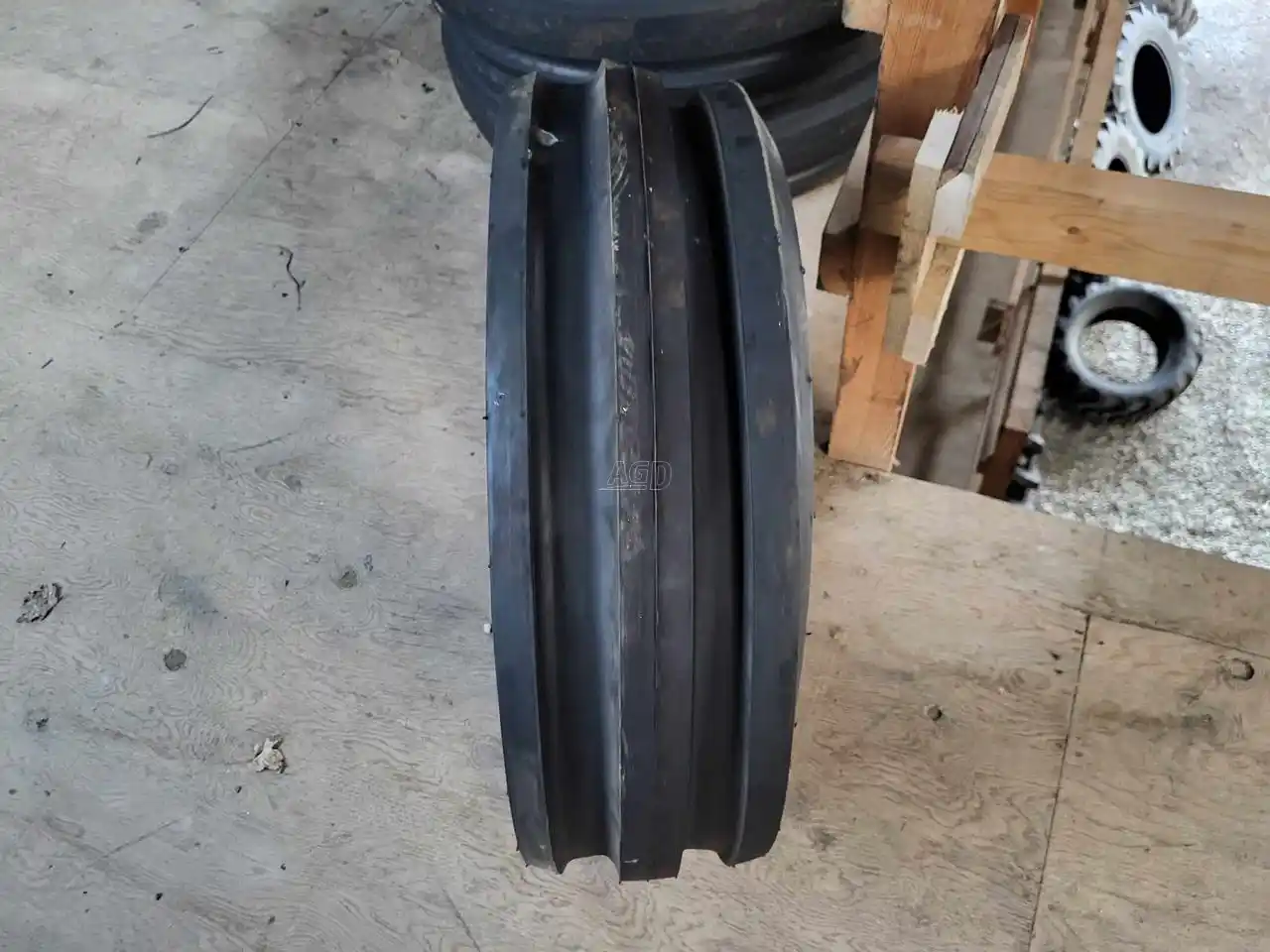 Gallery image 1 for New Uniglory 11L-15 Tires