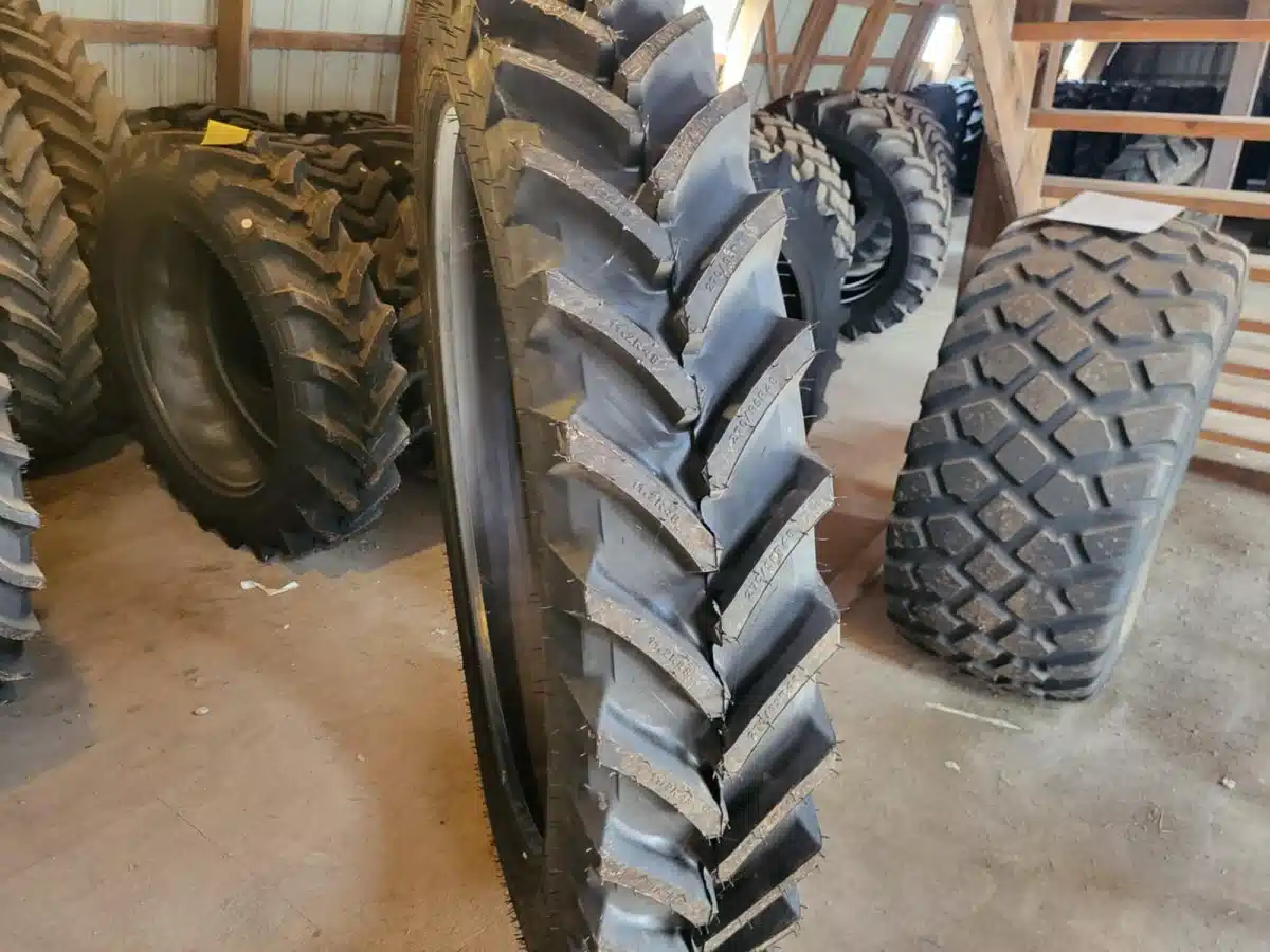 Gallery image 1 for New Petlas 270/95R48 Tires