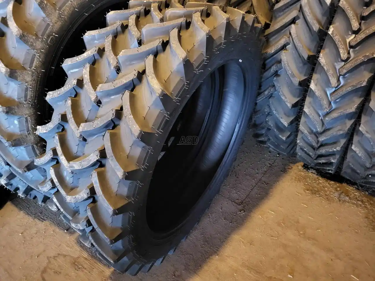 Gallery image 1 for New Petlas 230/95R36 Tires