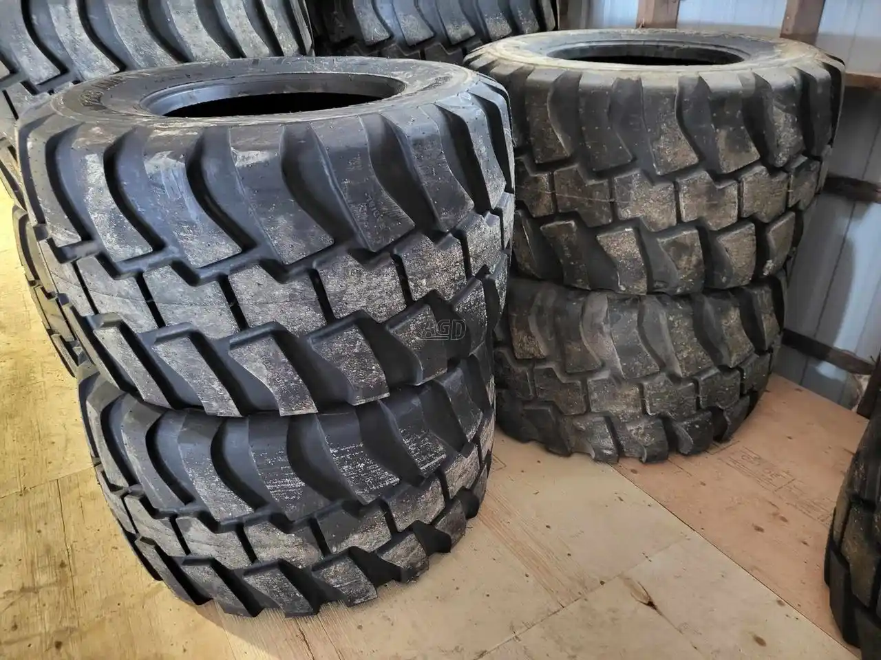 Gallery image 1 for Tianli 600/50R22.5 Tires