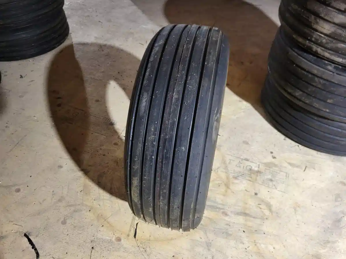 Gallery image 1 for New Multistar 9.5L-14 Tires