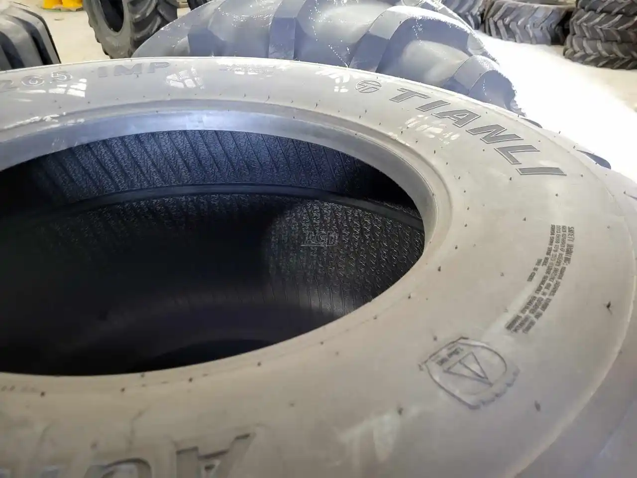 Gallery image 2 for Tianli 750/45R26.5 Tires