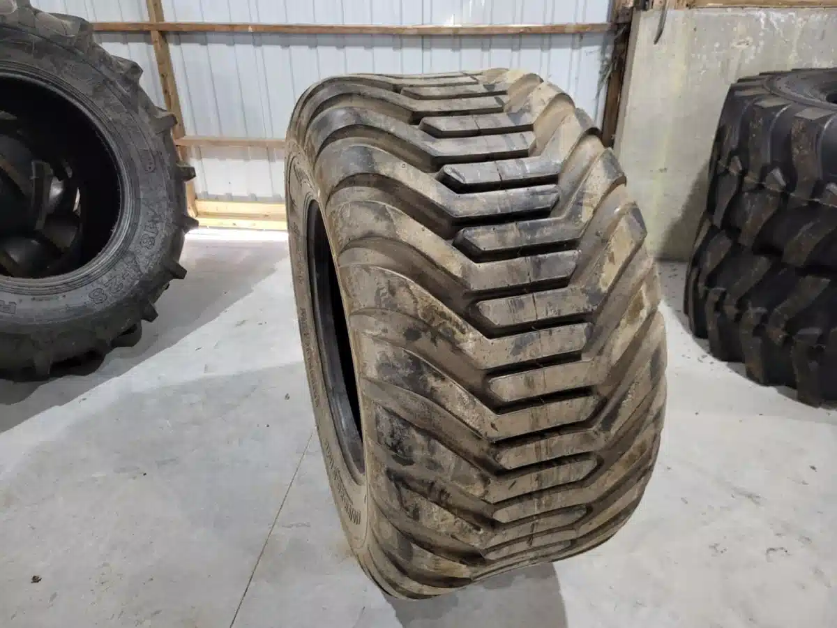 Gallery image 1 for New Multistar 600/55-26.5 Tires