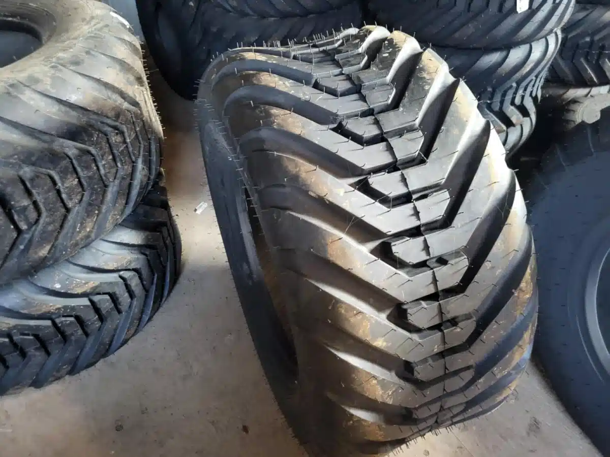 Gallery image 1 for New Petlas 500/60-22.5 Tires