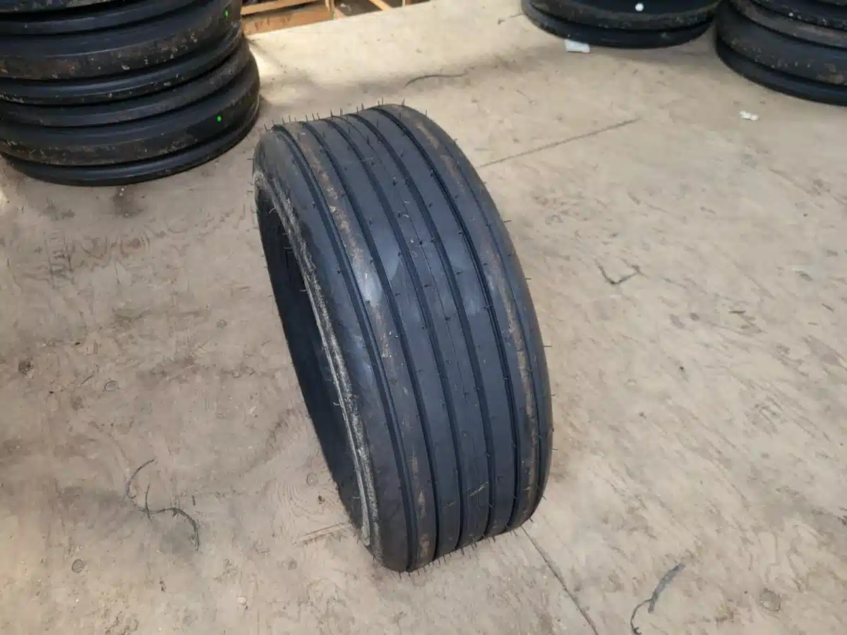 Gallery image 1 for New Petlas 9.5L-14 Tires