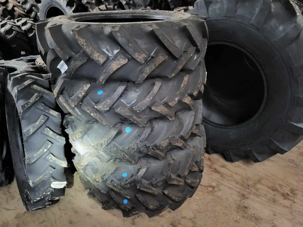 Gallery image 1 for New Petlas 9.5-20 Tires