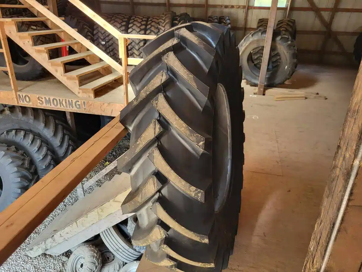 Gallery image 2 for New Petlas 16.9-30 Tires