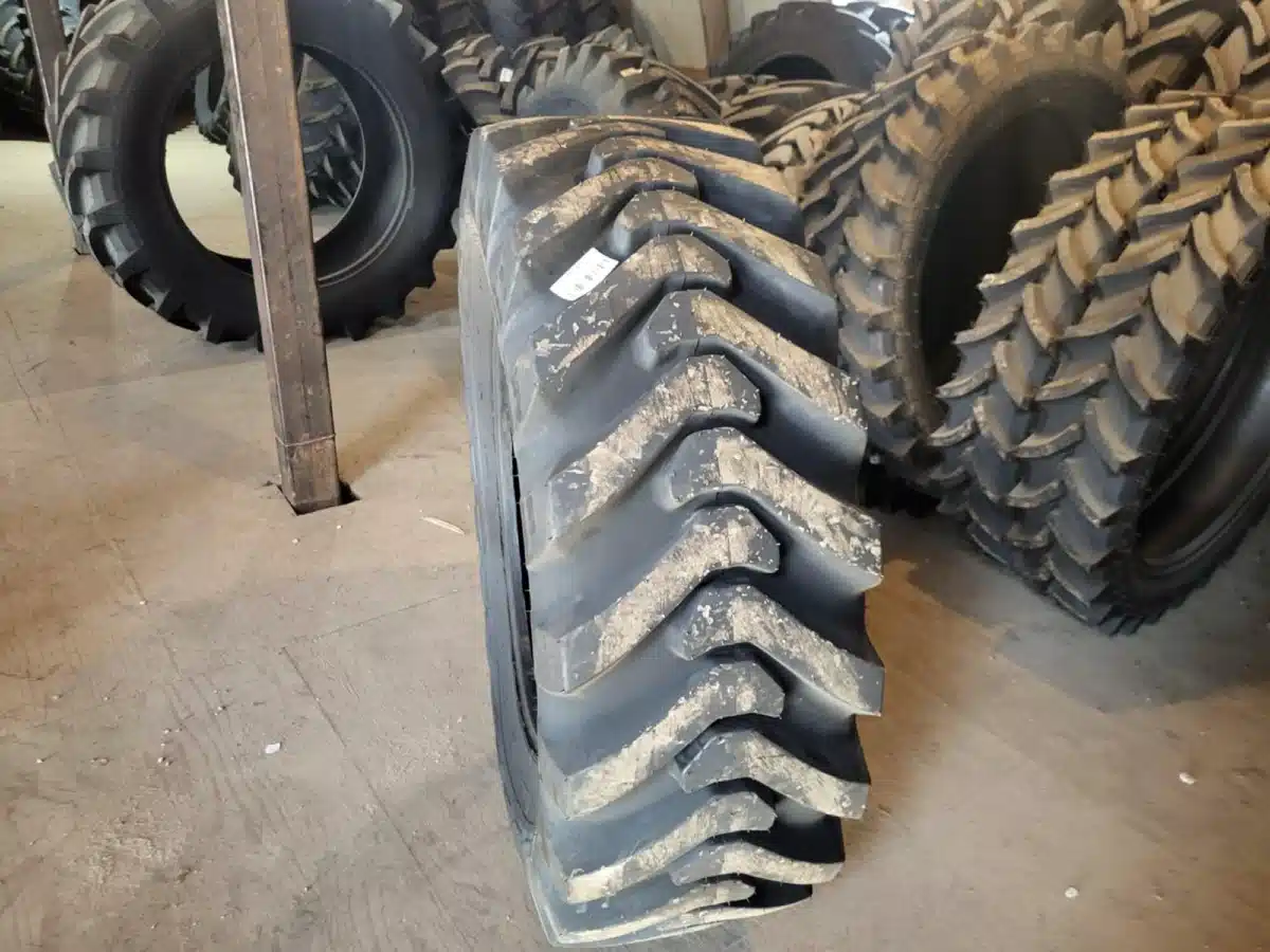 Gallery image 2 for New Petlas 16.9-28 Tires