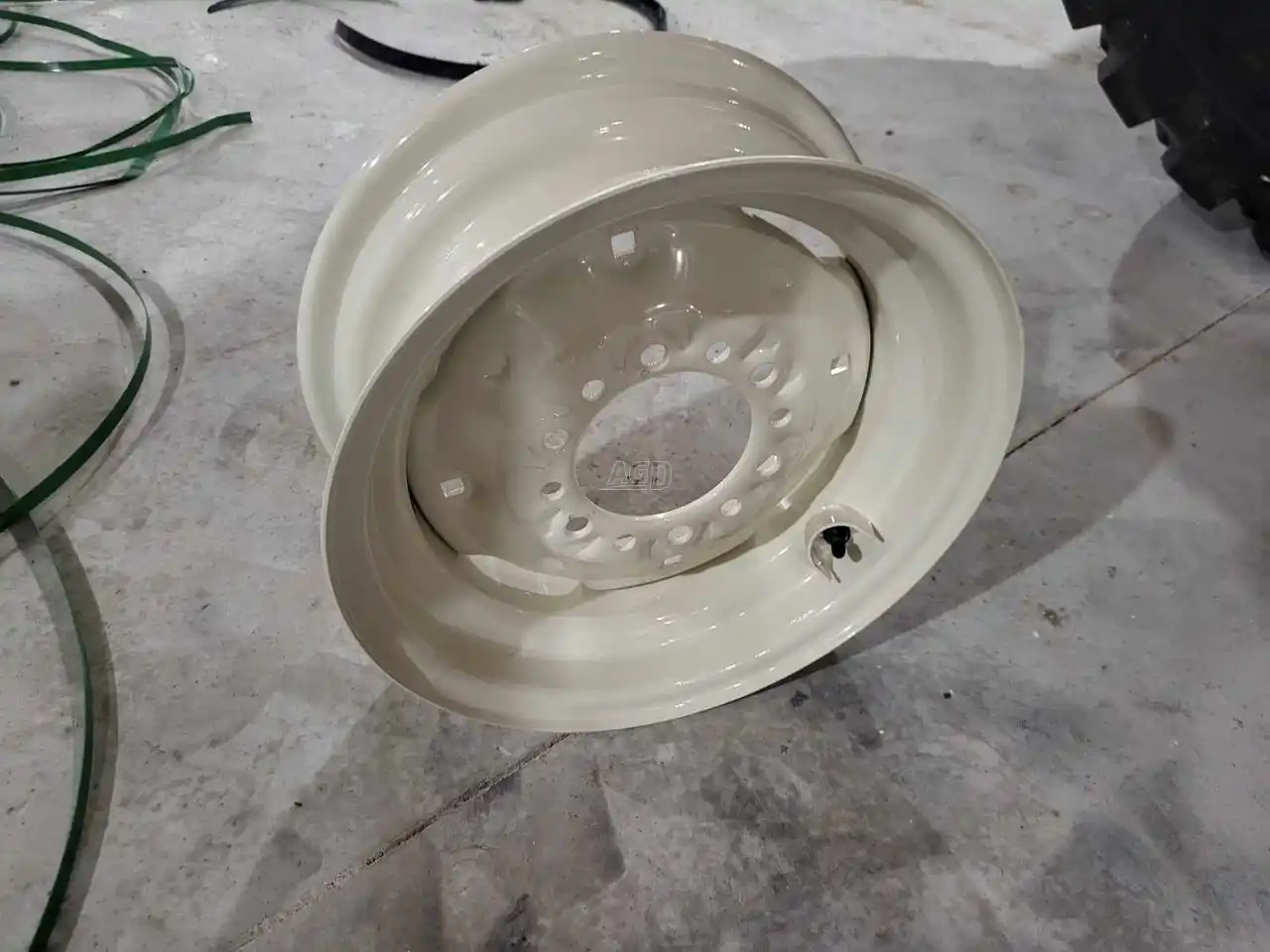 Gallery image 1 for New Horst Wagons 6x15 Rims