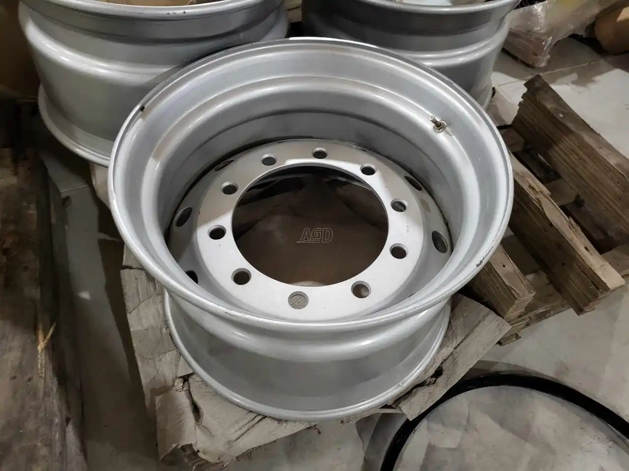 Gallery image 1 for New Multistar 13x22.5 Rims