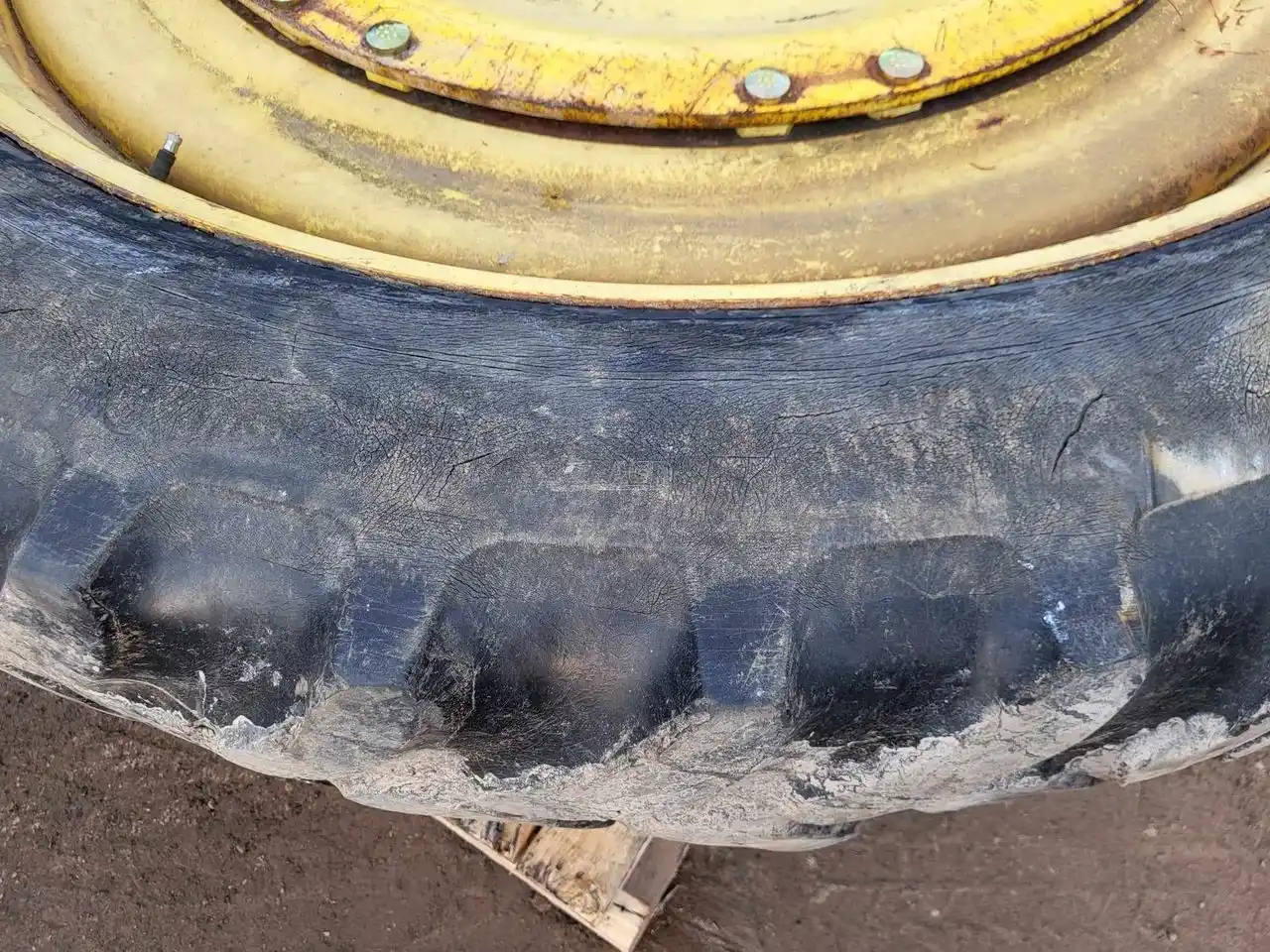 Gallery image 2 for Used Firestone 12.4R54 Tires & Rims