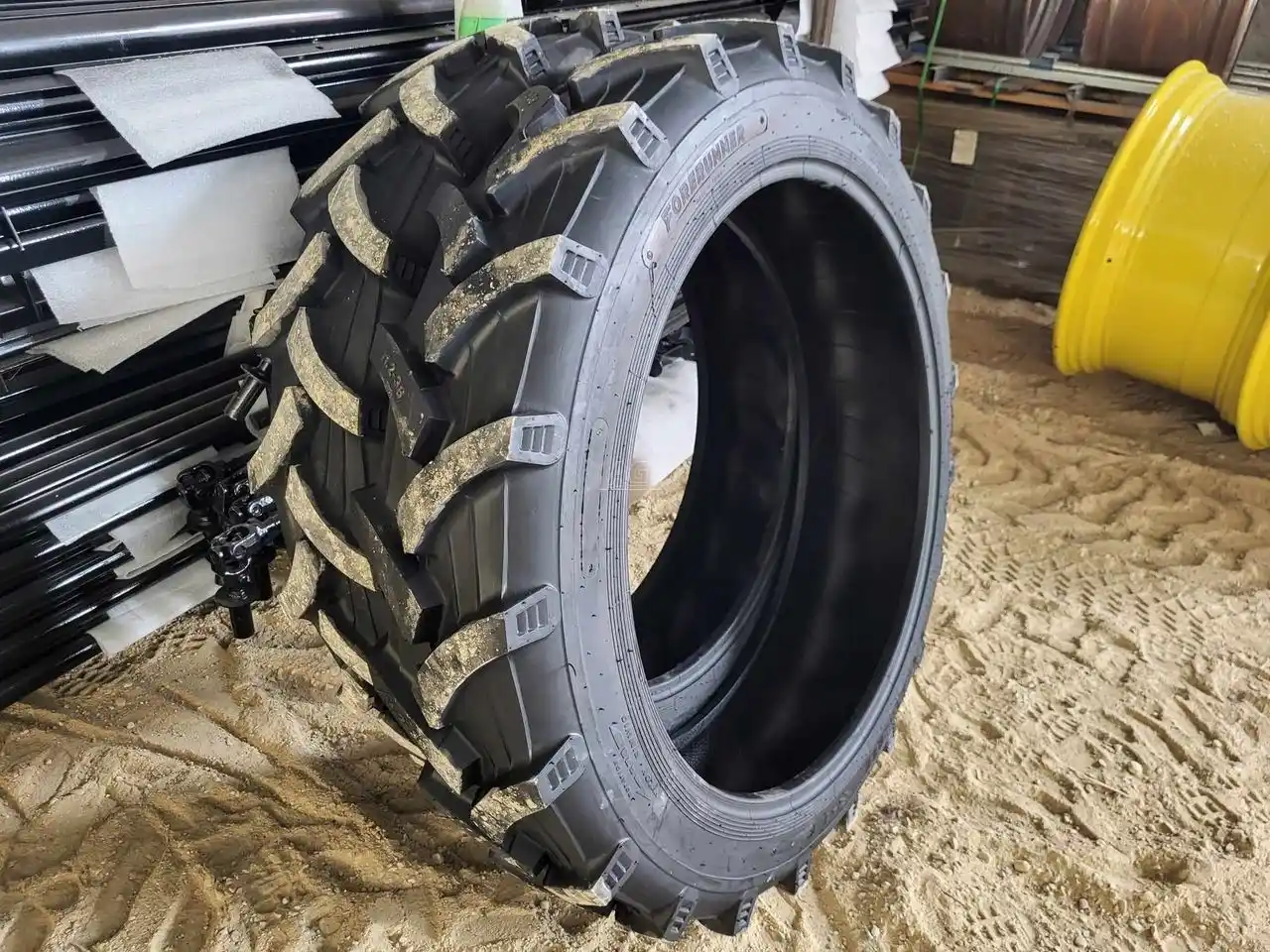 Gallery image 1 for New Forerunner 11.2-38 Tires