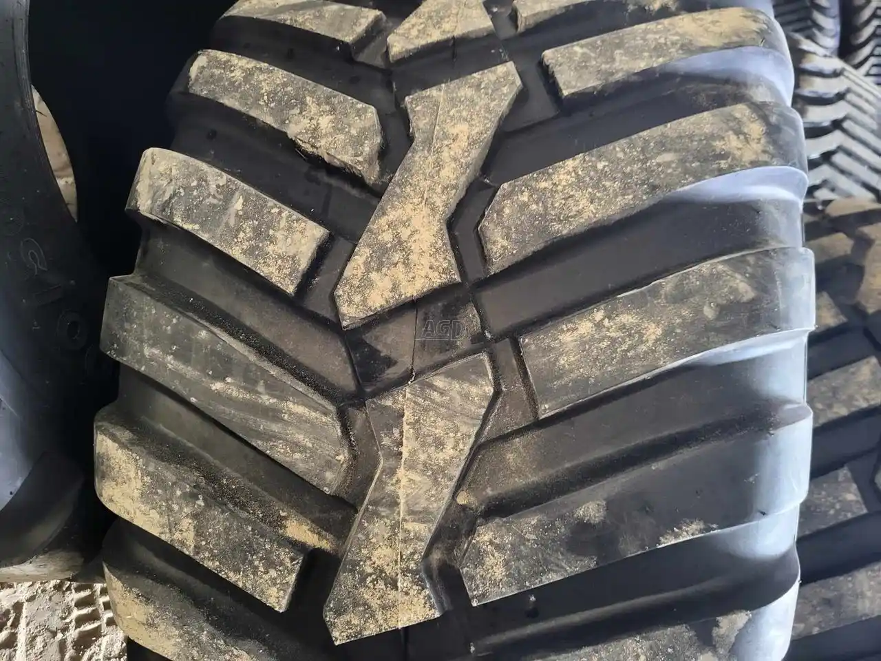 Gallery image 2 for New Forerunner 600/50R22.5 Tires