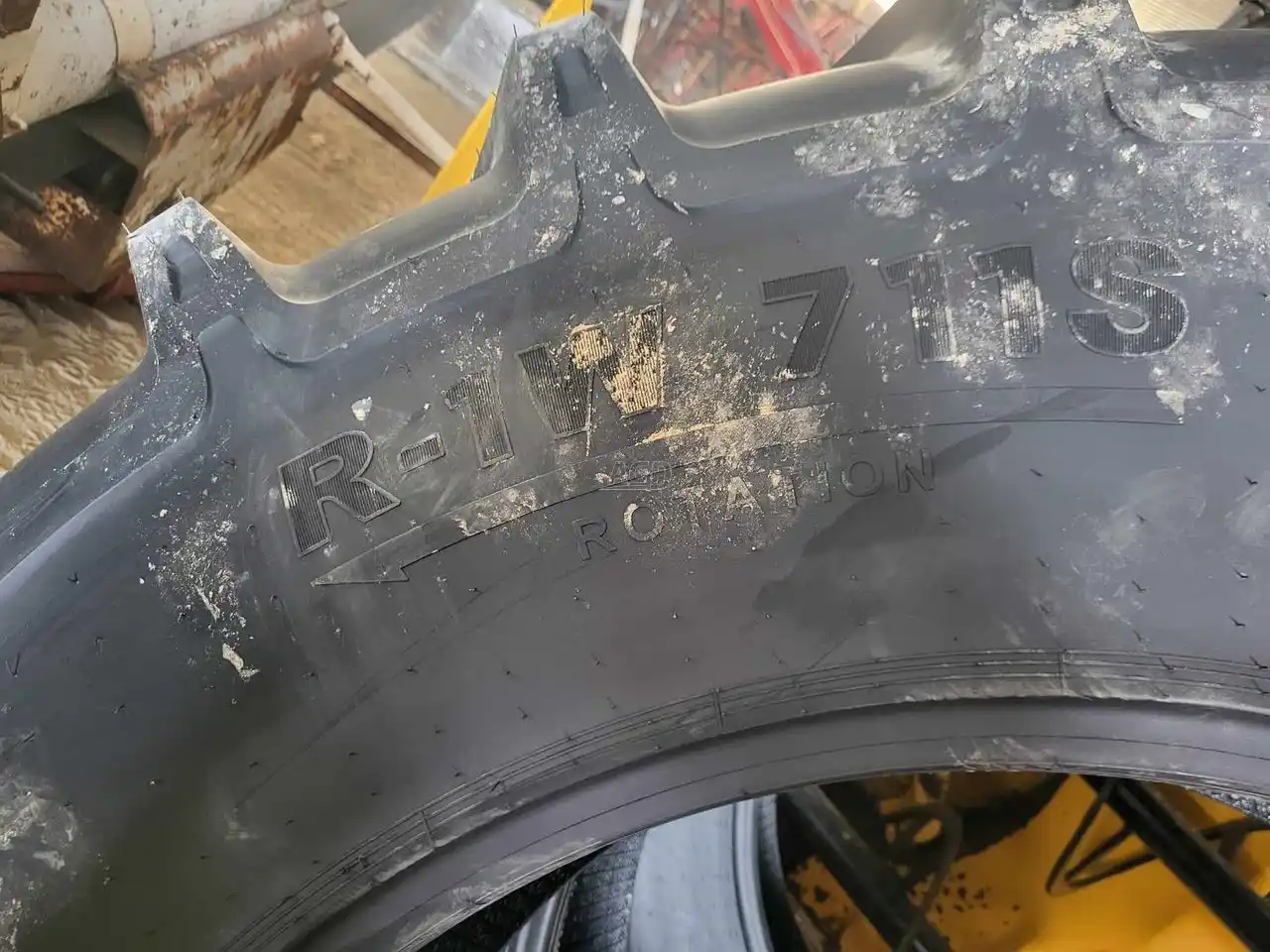 Gallery image 2 for New Forerunner 520/85R38 Tires