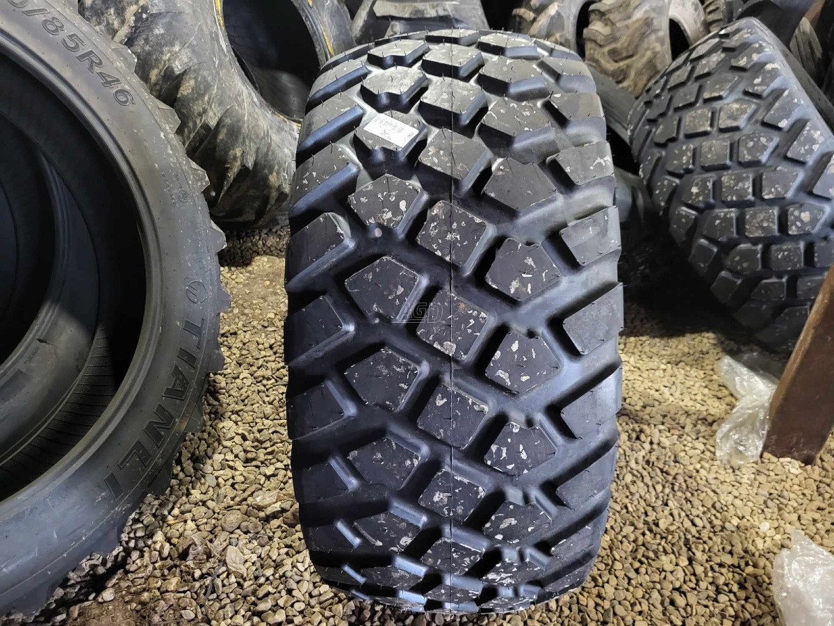 Gallery image 2 for New Petlas 560/60R22.5 Tires