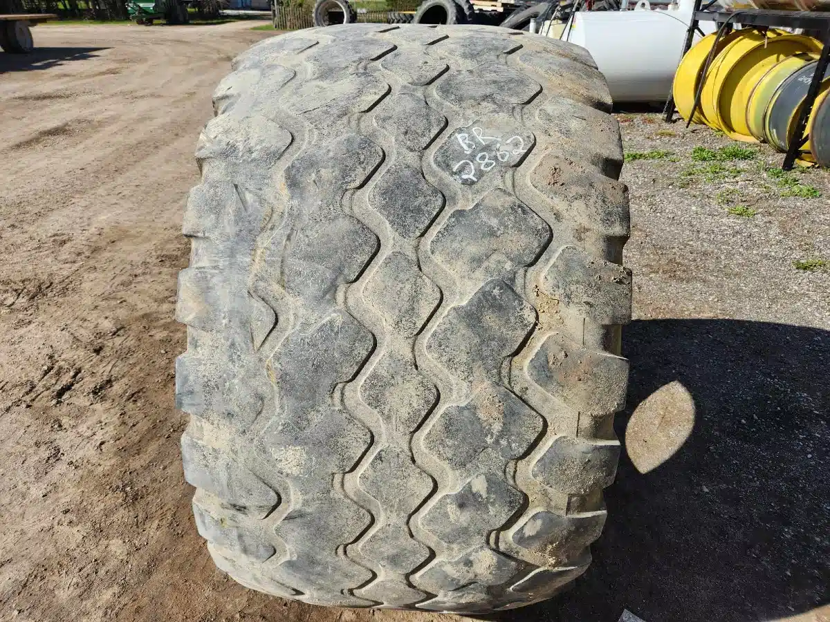 Image for Used Alliance 850/50R30.5 Tires