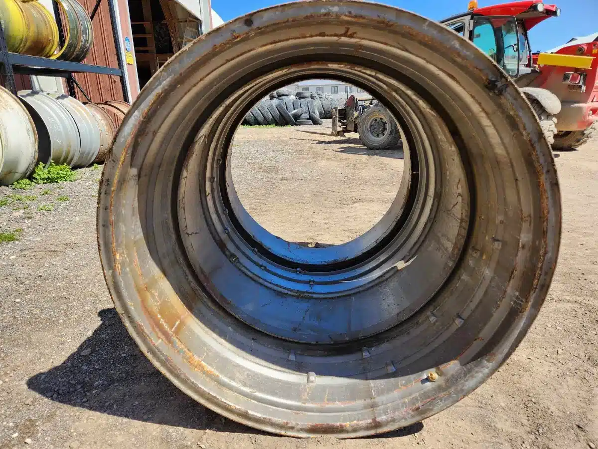 Gallery image 2 for Used Unverferth 16x38 Rims