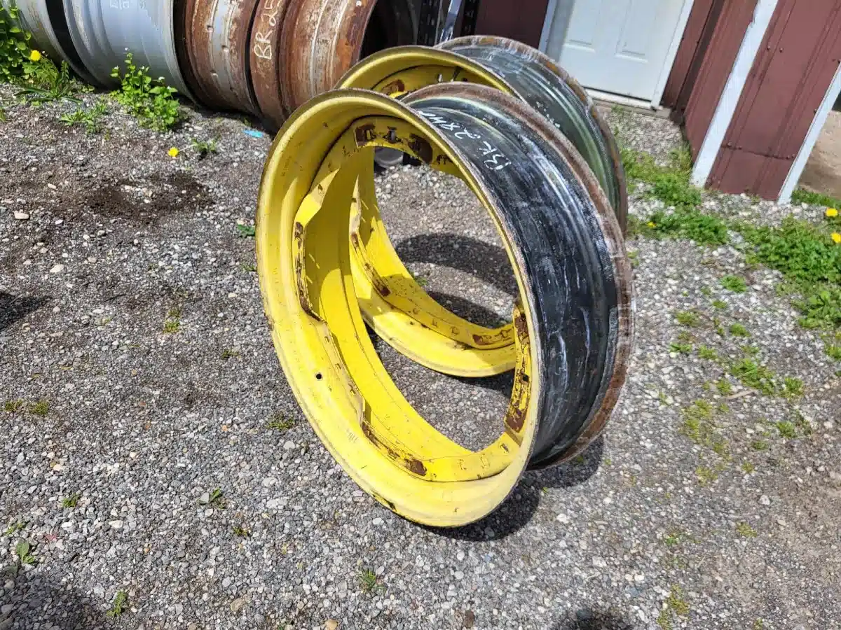 Gallery image 1 for Used Unverferth 10x34 Rims