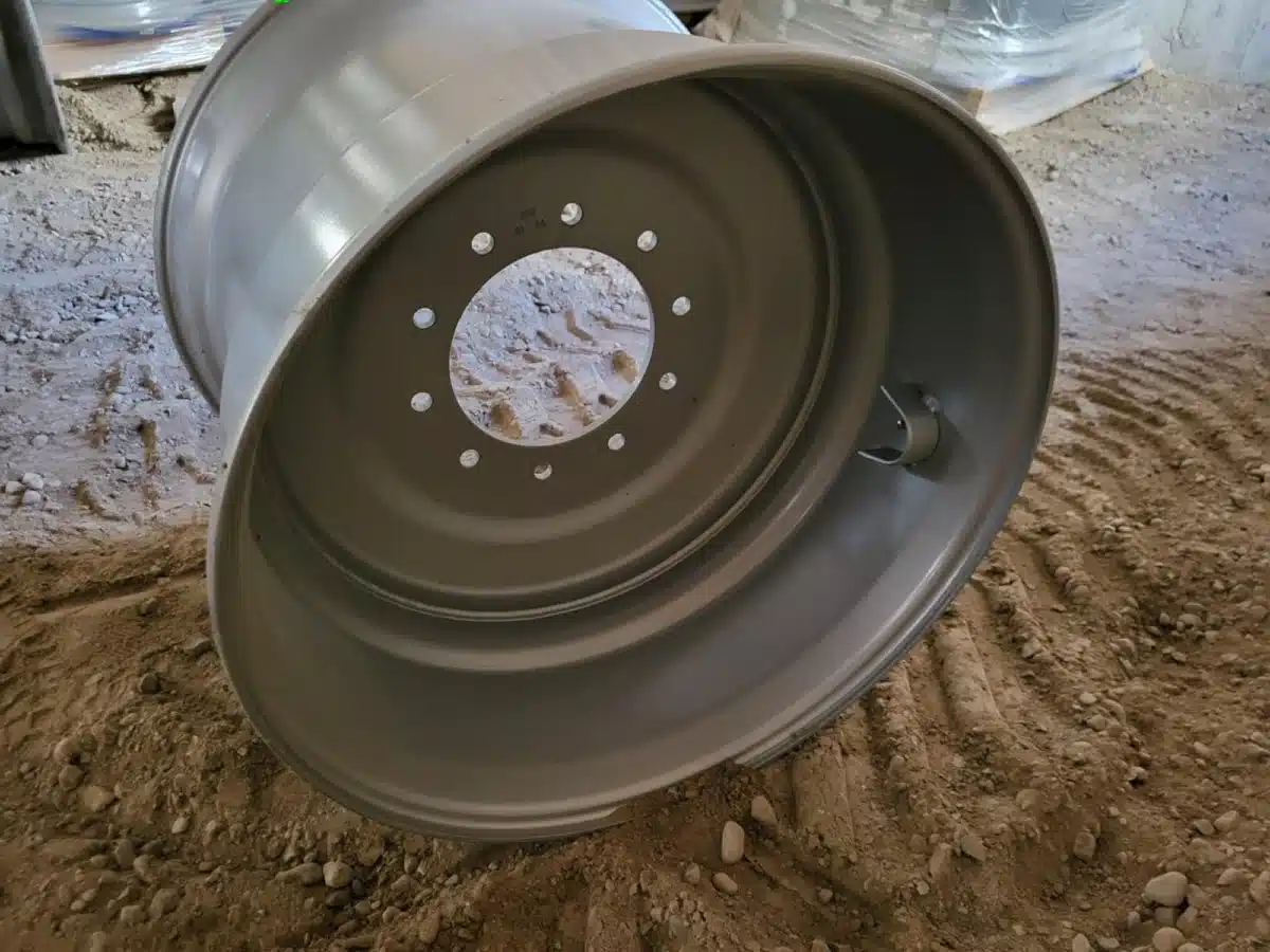 Gallery image 2 for New Multistar 20x26.5 Rims