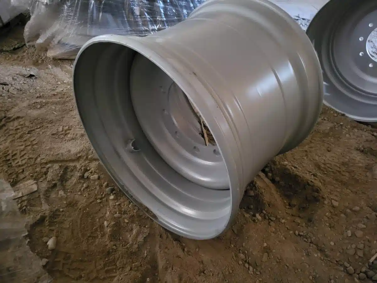 Gallery image 1 for New Multistar 20x26.5 Rims