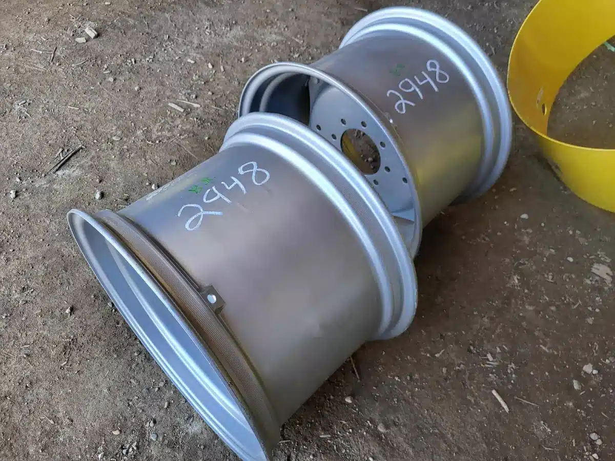 Gallery image 1 for Used Titan 16x24 Rims