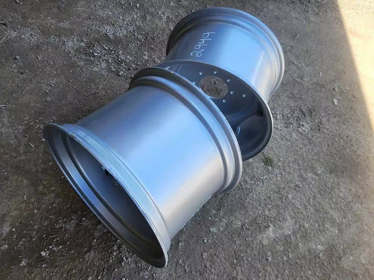 Gallery image 1 for Used Titan 16x24 Rims