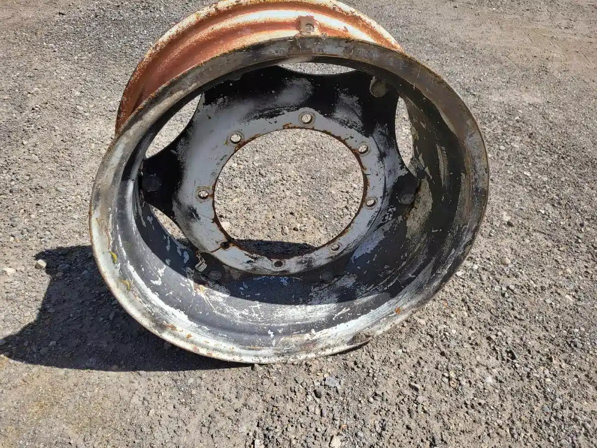 Gallery image 2 for Used Unverferth 10X24 Rims