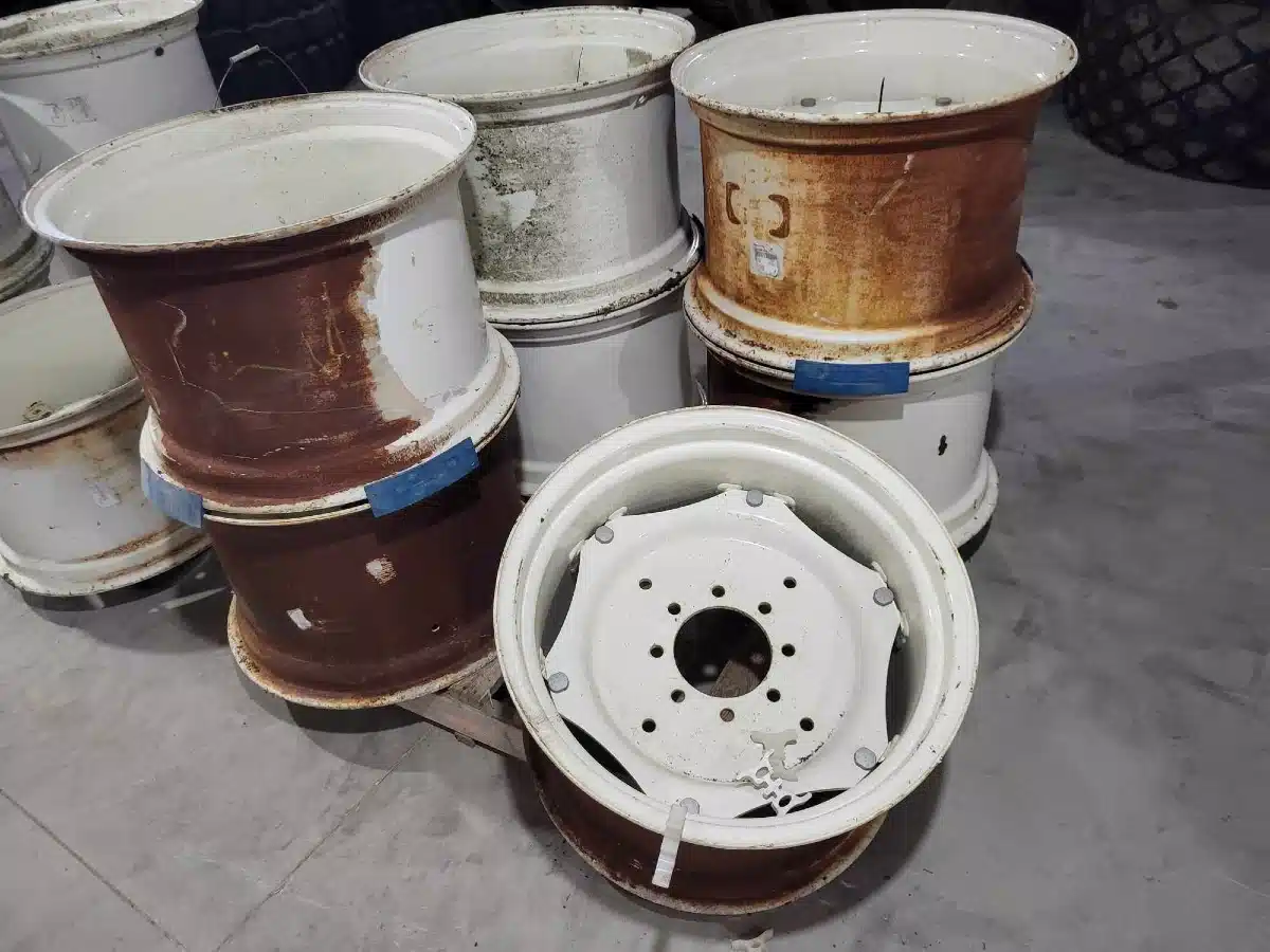 Gallery image 1 for Used Titan 16x24 Rims