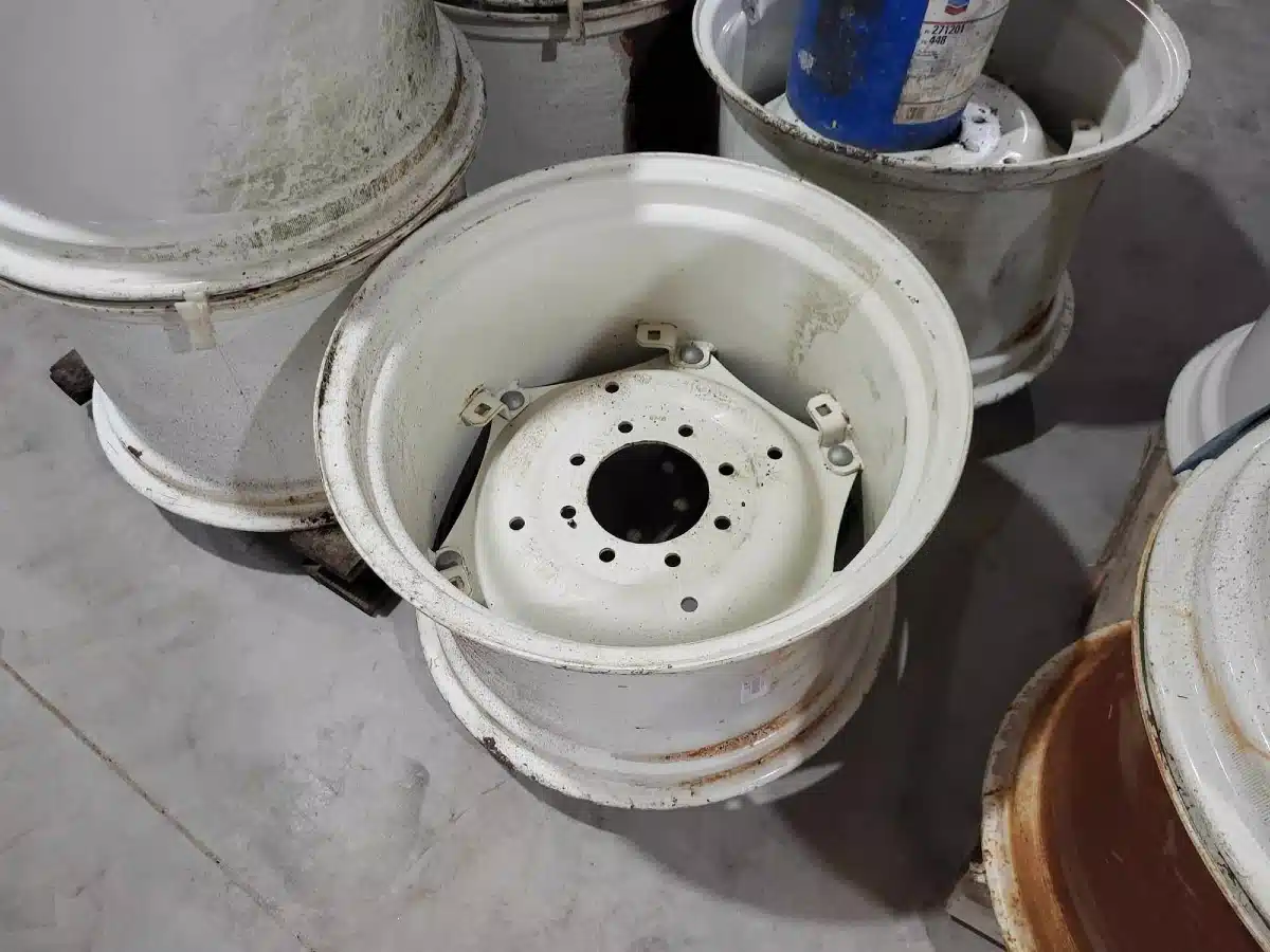 Gallery image 2 for Used Titan 16x24 Rims