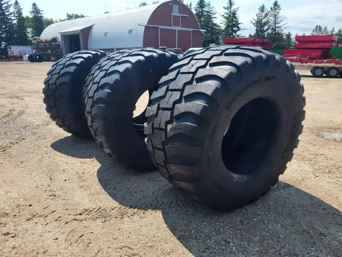 Gallery image 2 for Tianli 850/50R30.5 Tires