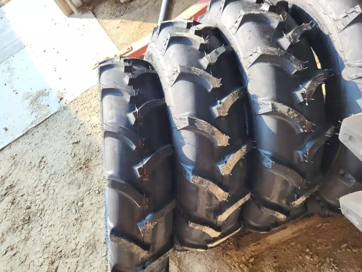 Gallery image 1 for New Forerunner 7.50-16 Tires