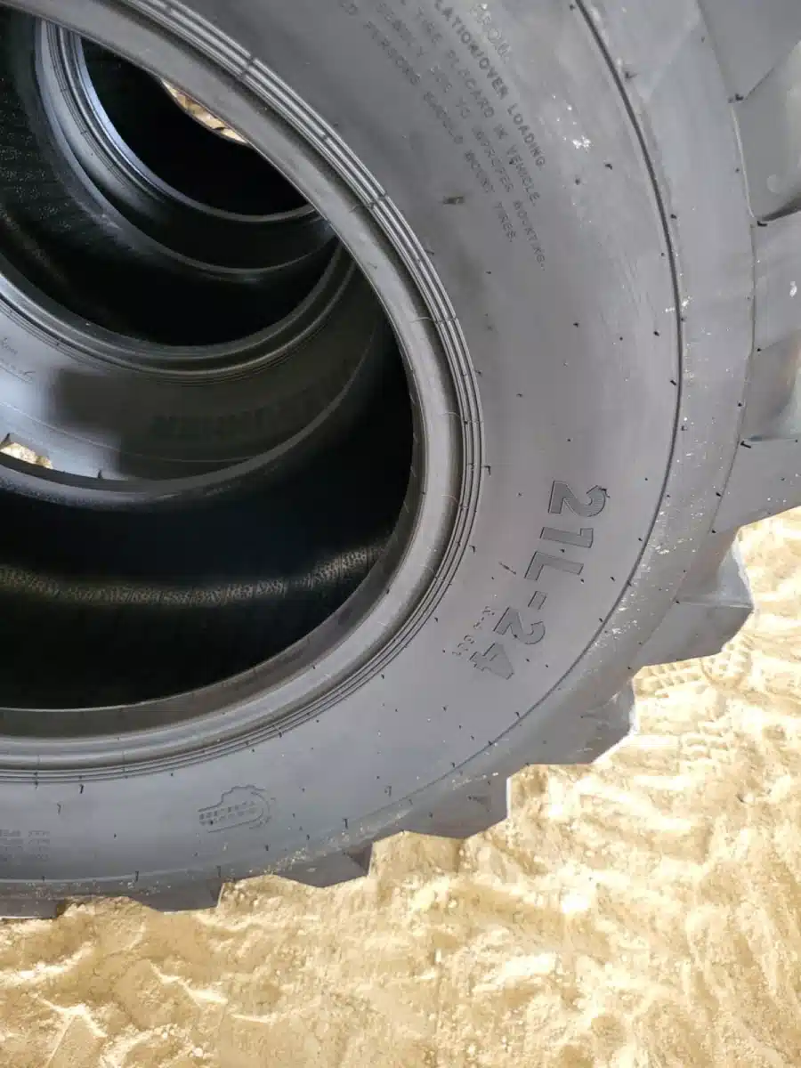 Gallery image 2 for New Forerunner 21L-24 Tires