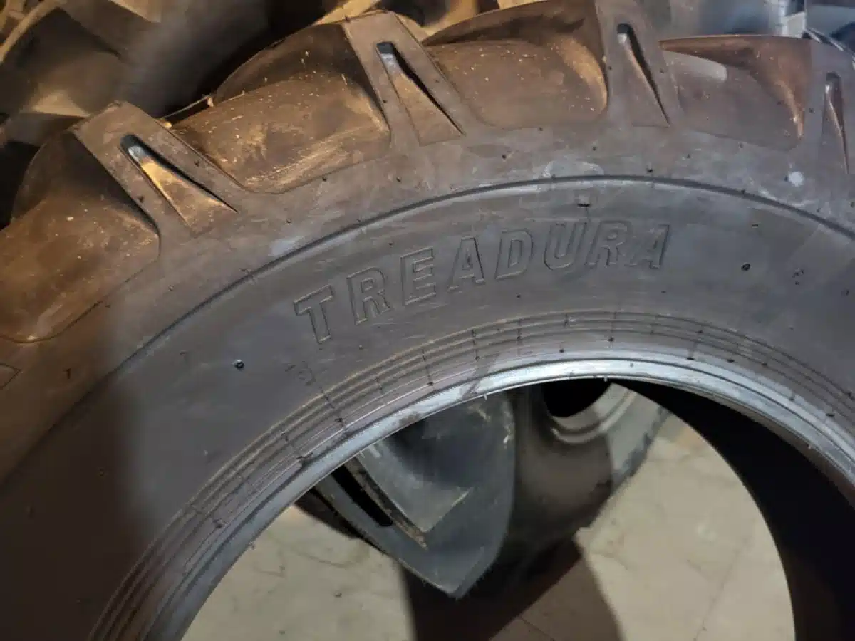 Gallery image 2 for New Treadura 16.9-30 Tires