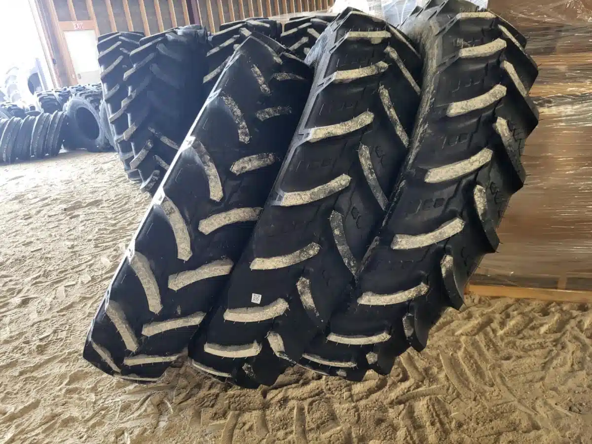 Gallery image 1 for New Forerunner VF380/90R46 Tires