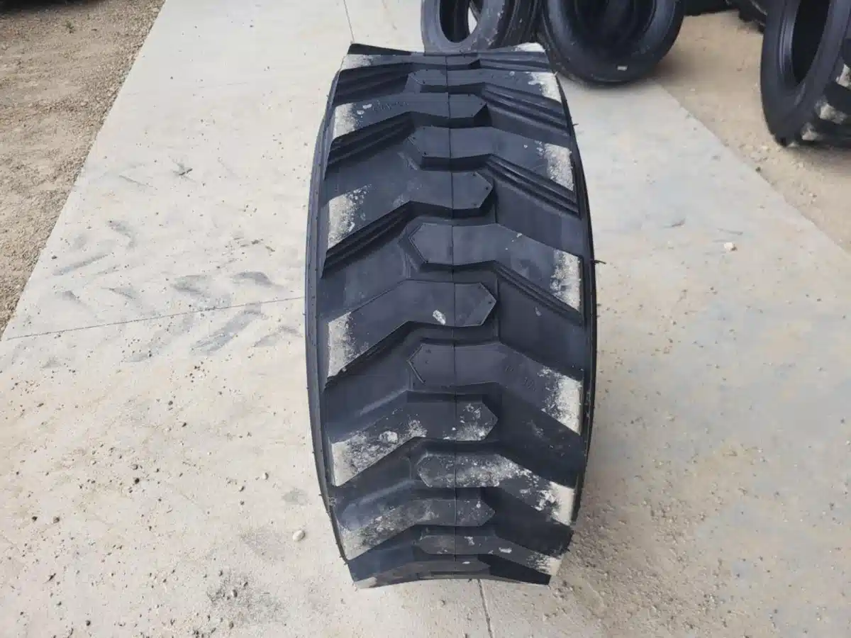 Gallery image 2 for New Forerunner 15-19.5 Tires