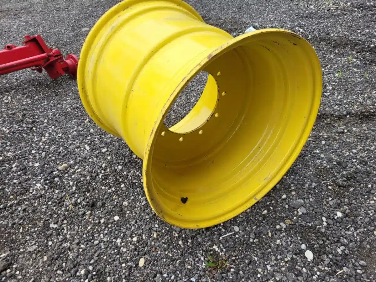 Gallery image 2 for New Titan 25x26 Rims