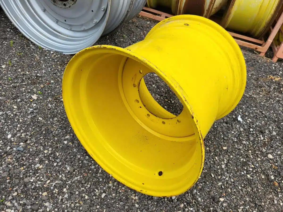 Gallery image 1 for New Titan 25x26 Rims