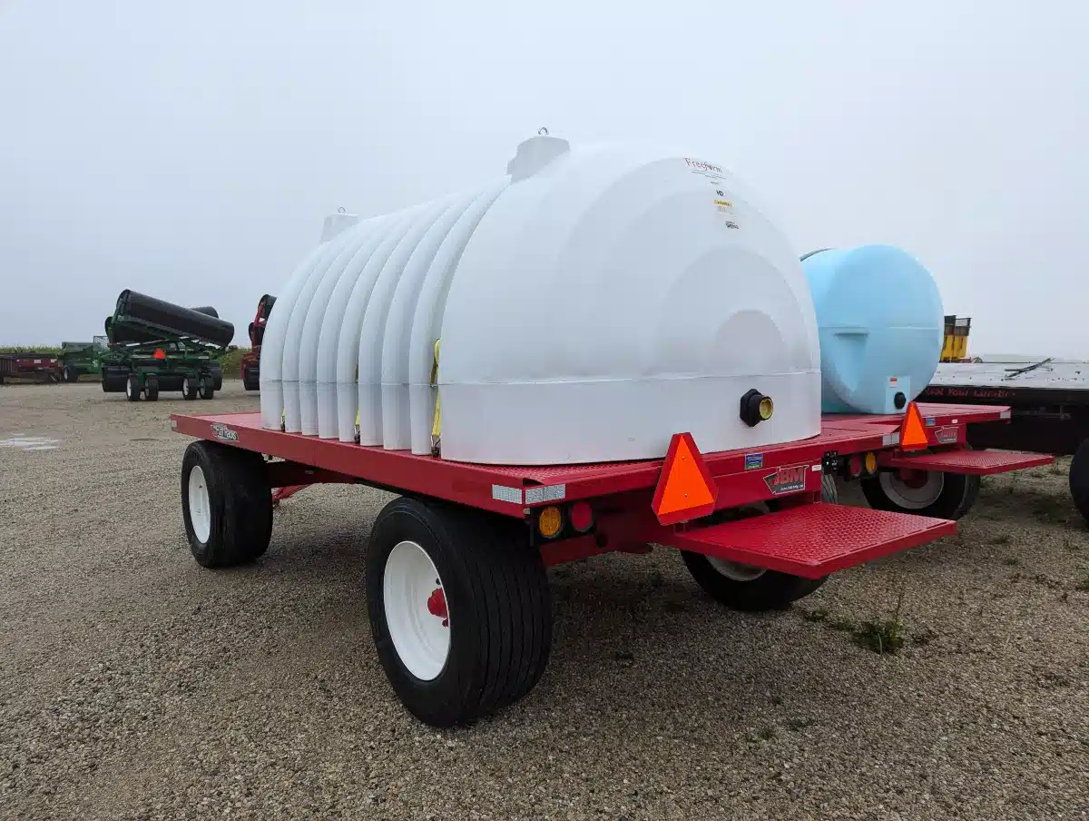Gallery image 2 for New Freeform 2340 Fertilizer Tank
