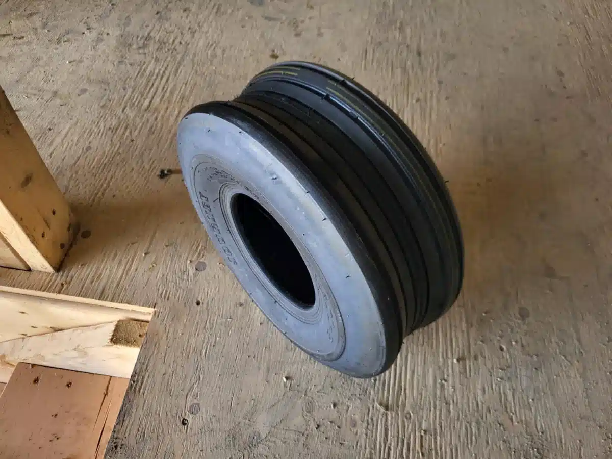 Gallery image 2 for New Unspecified 15x6.00-6 Tires