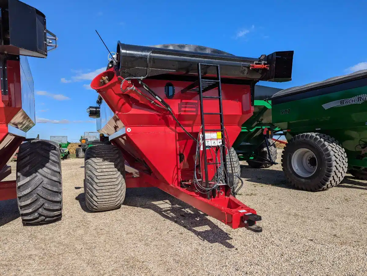 Gallery image 2 for New 2024 Bach Run 527 Grain Cart