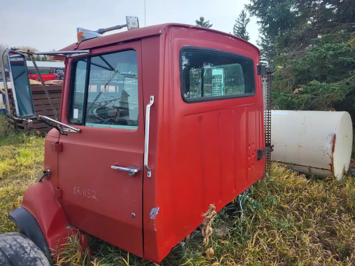 Gallery image 2 for Used Ford LTS8000 Truck Cab & Chassis