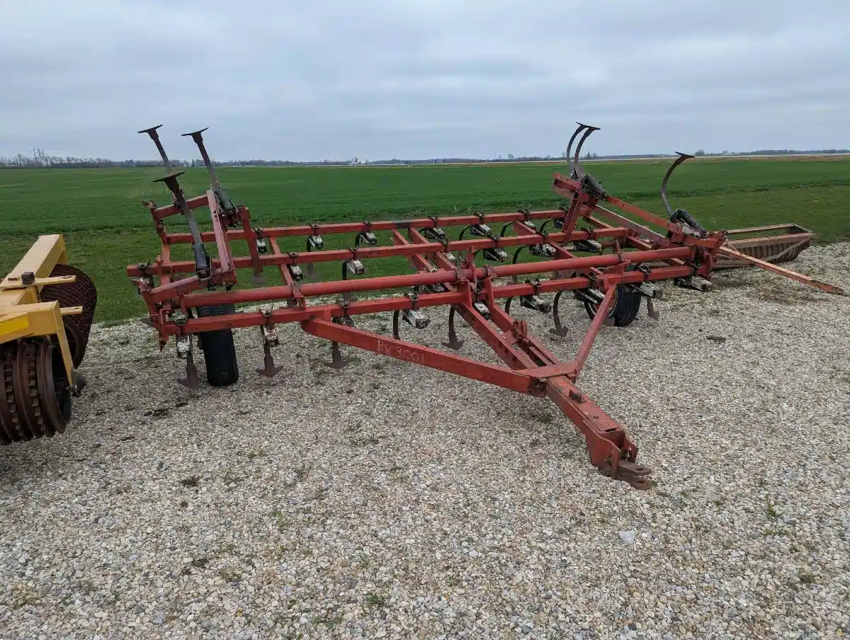 Photo de la Galerie 2 pour International 16FT Cultivateur